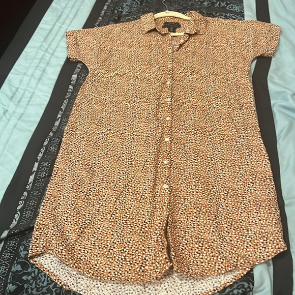 TAHARI Women’s Rust and White Patterned Linen Shirt, size small - Picture 7 of 9